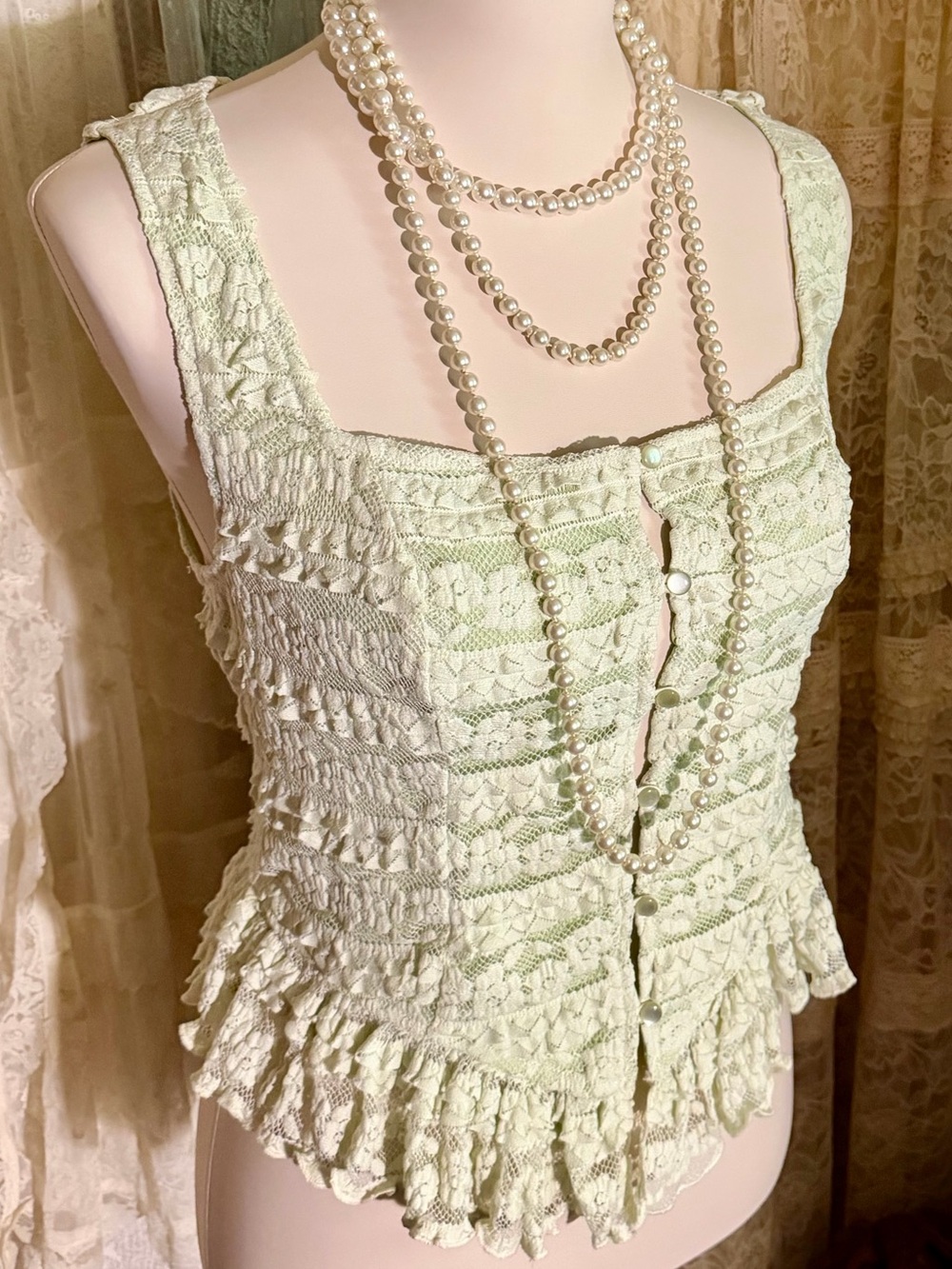 Lacy Ruffled Button-front Corset Top - Picture 4 of 7